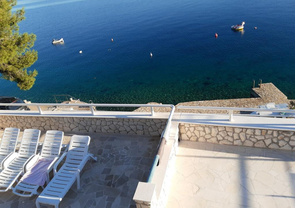 Haus am Meer in der Nähe von Šibenik