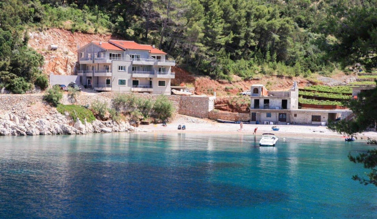 Traditionelles Haus am Meer auf der Insel Hvar
