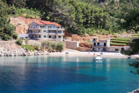 Traditionelles Haus am Meer auf der Insel Hvar
