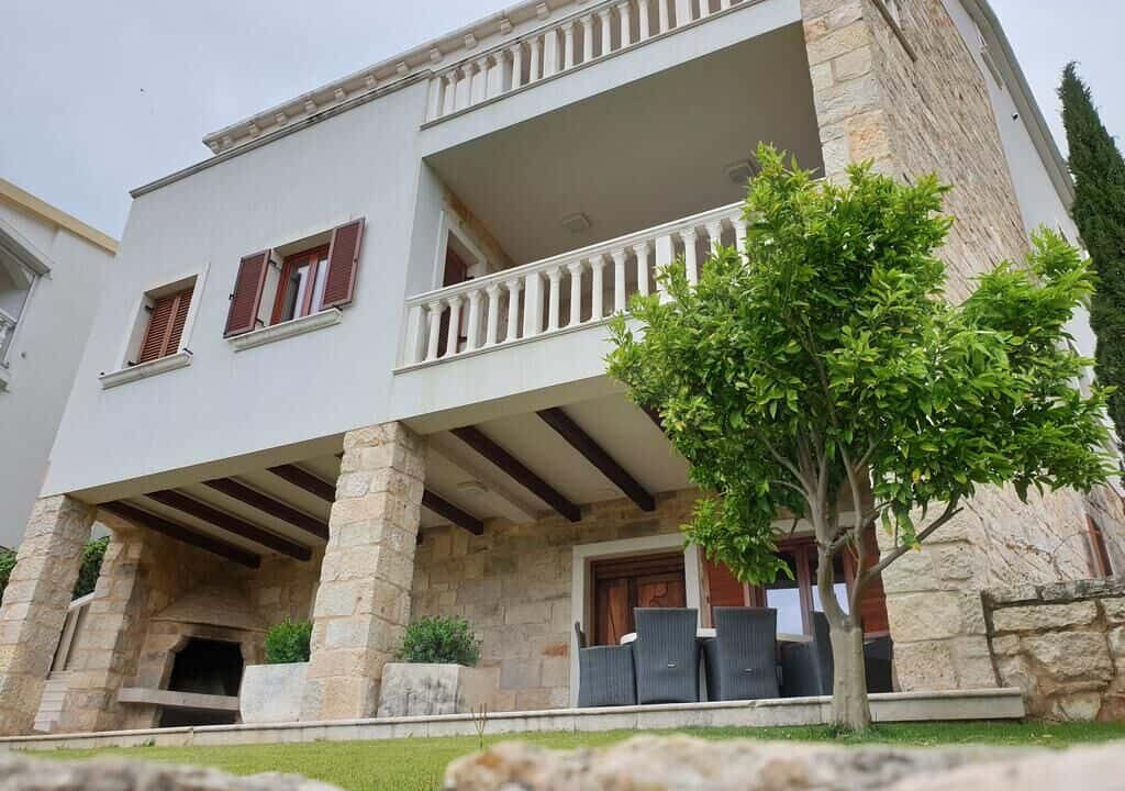 Erstaunliches Haus bei Pakostane