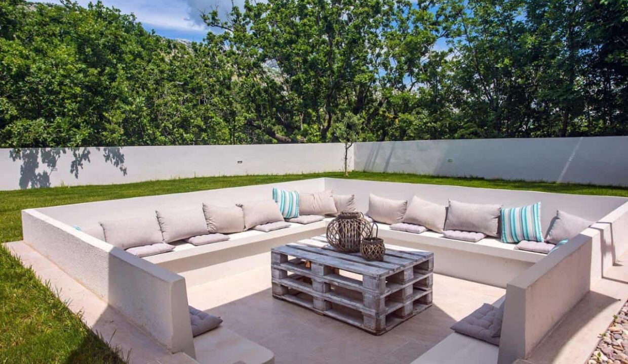 Modernes Haus in der Region Omis