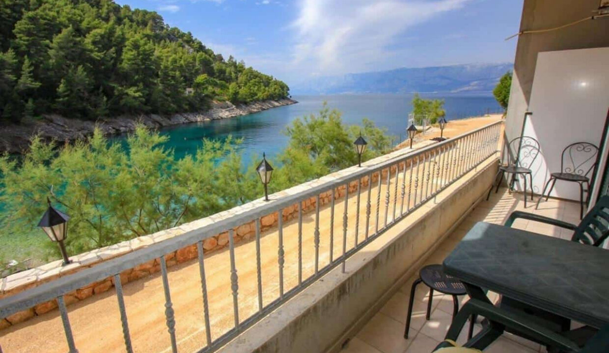 Traditionelles Haus am Meer auf der Insel Hvar