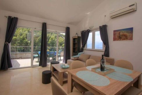 Traditionelles Haus am Meer auf der Insel Hvar