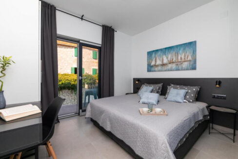 Außergewöhnliche Steinvilla auf Brac