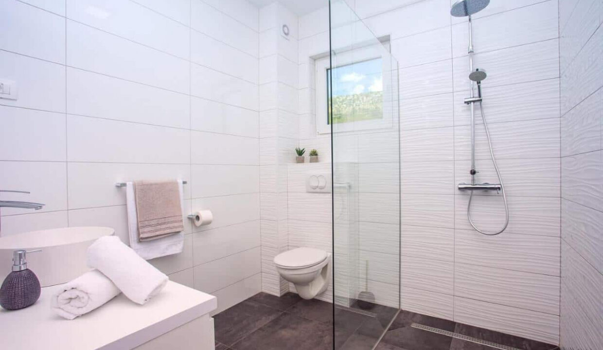 Modernes Haus in der Region Omis