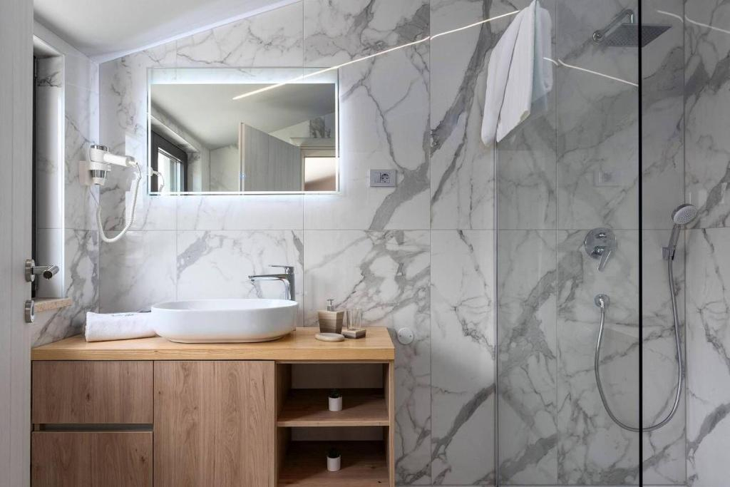 Elegantes modernes Haus -Tinjan, Istrien