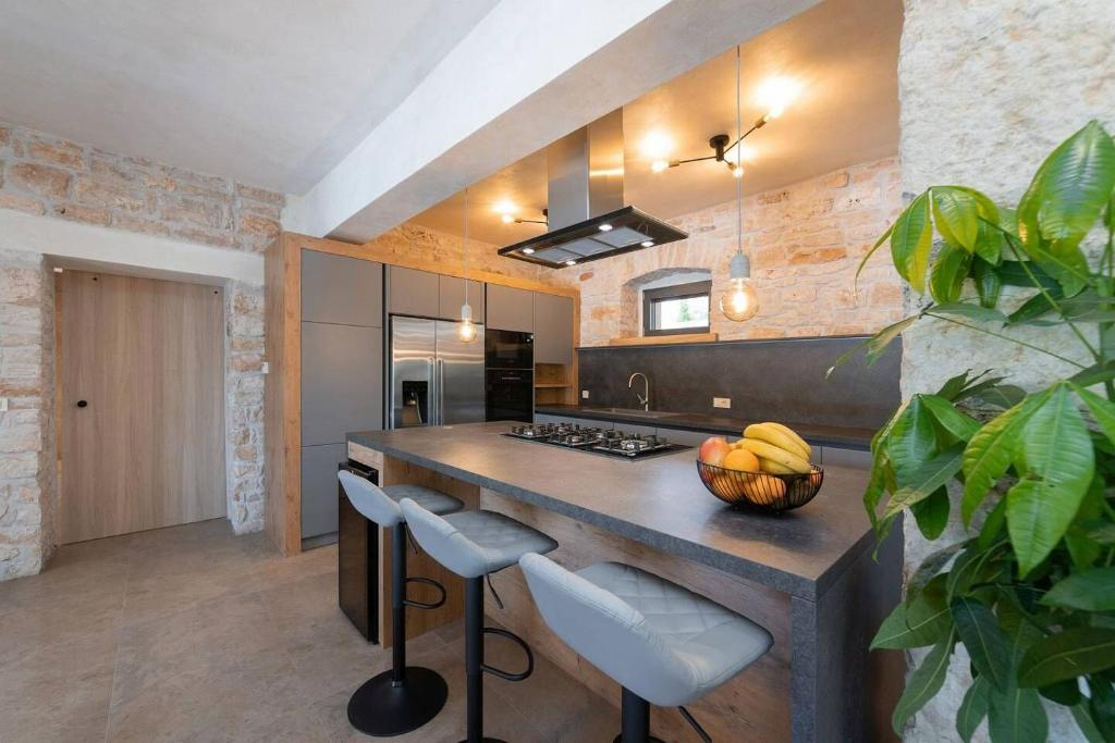 Elegantes modernes Haus -Tinjan, Istrien