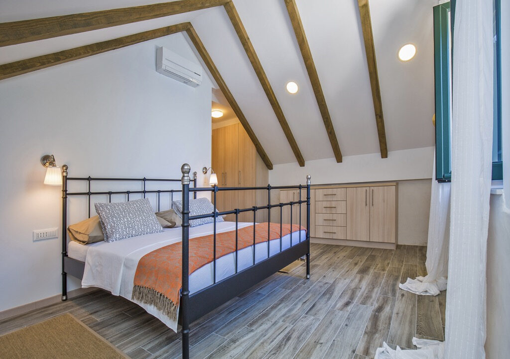 Steinhaus am Meer auf der Insel Sipan