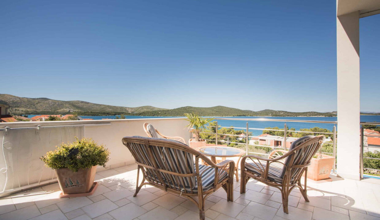 Haus mit Meerblick in der Nähe von Sibenik